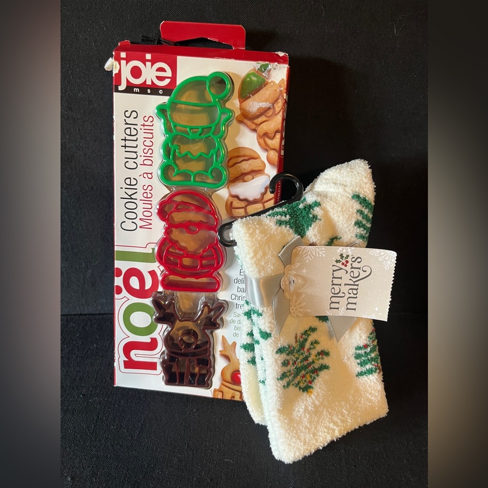 Joie Holiday Cookie Cutters and Festive Socks Set